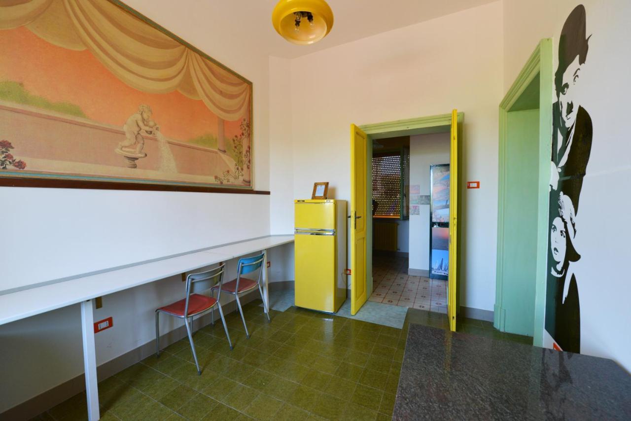 Ostello La Stazione Alba Adriatica Exterior foto